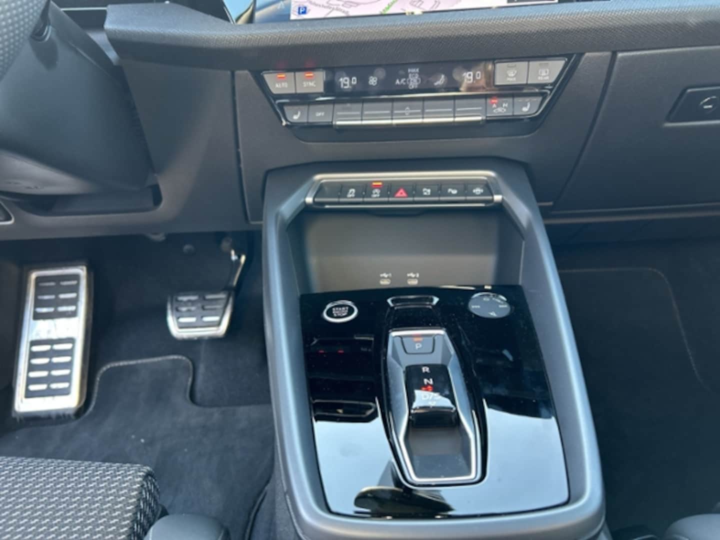 Bild über Audi A3 Sportback S line 35 TDI S tronic - für weitere Informationen kontaktieren Sie den Audi Partner