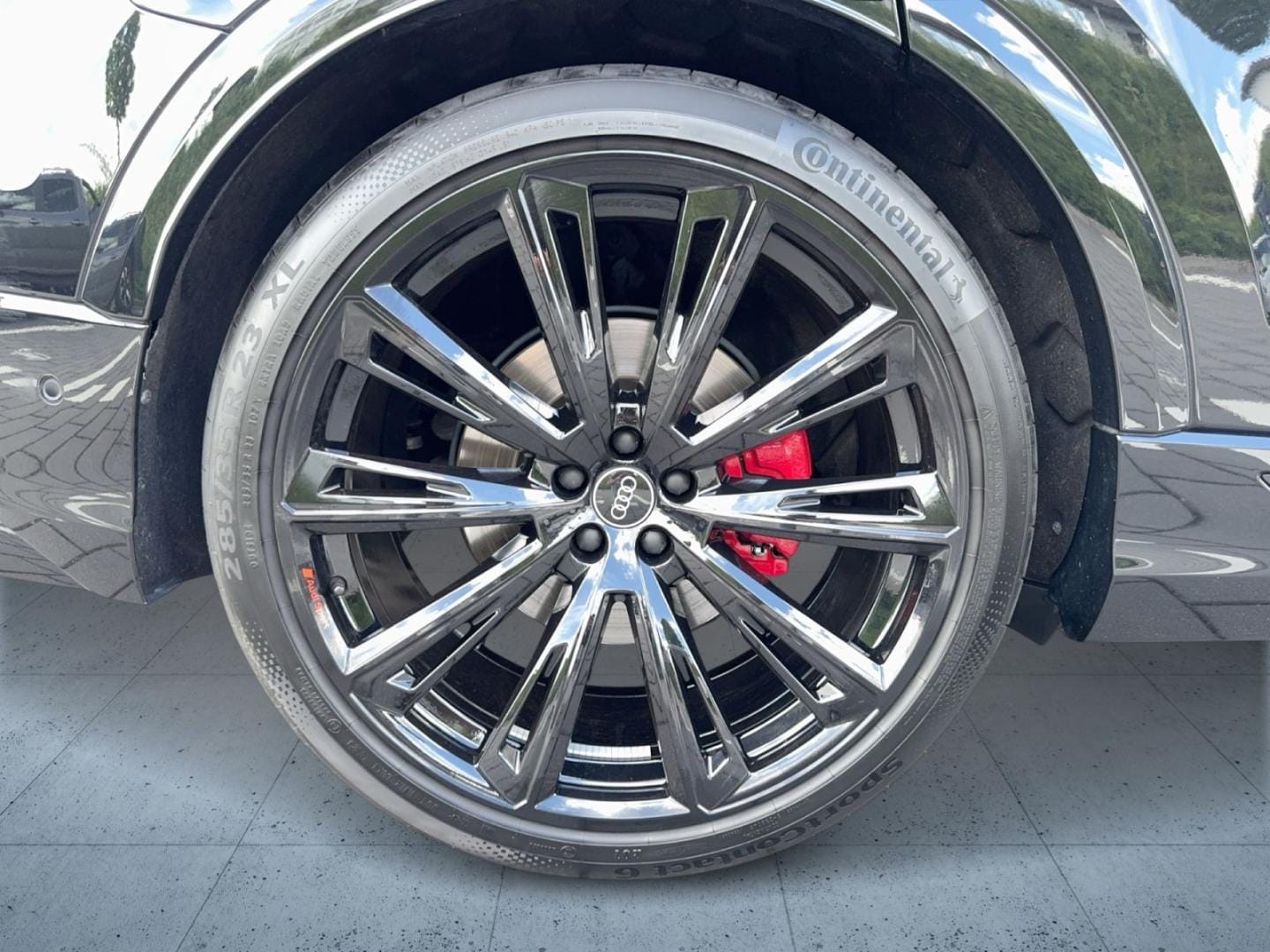 Bild über Audi SQ8 SUV TFSI quattro tiptronic - für weitere Informationen kontaktieren Sie den Audi Partner