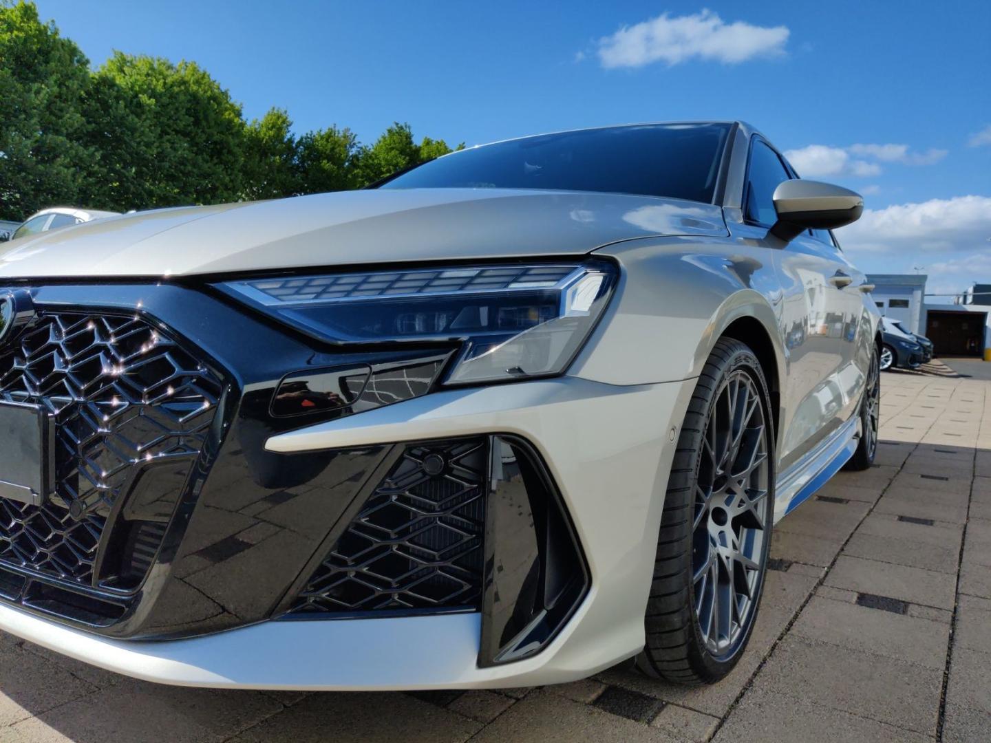 Image about Audi RS 3 Limousine TFSI quattro S tronic