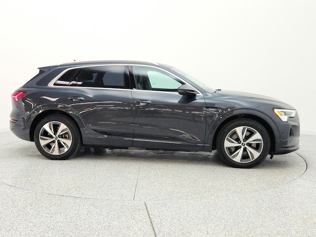 2024 Audi Q8 e-tron