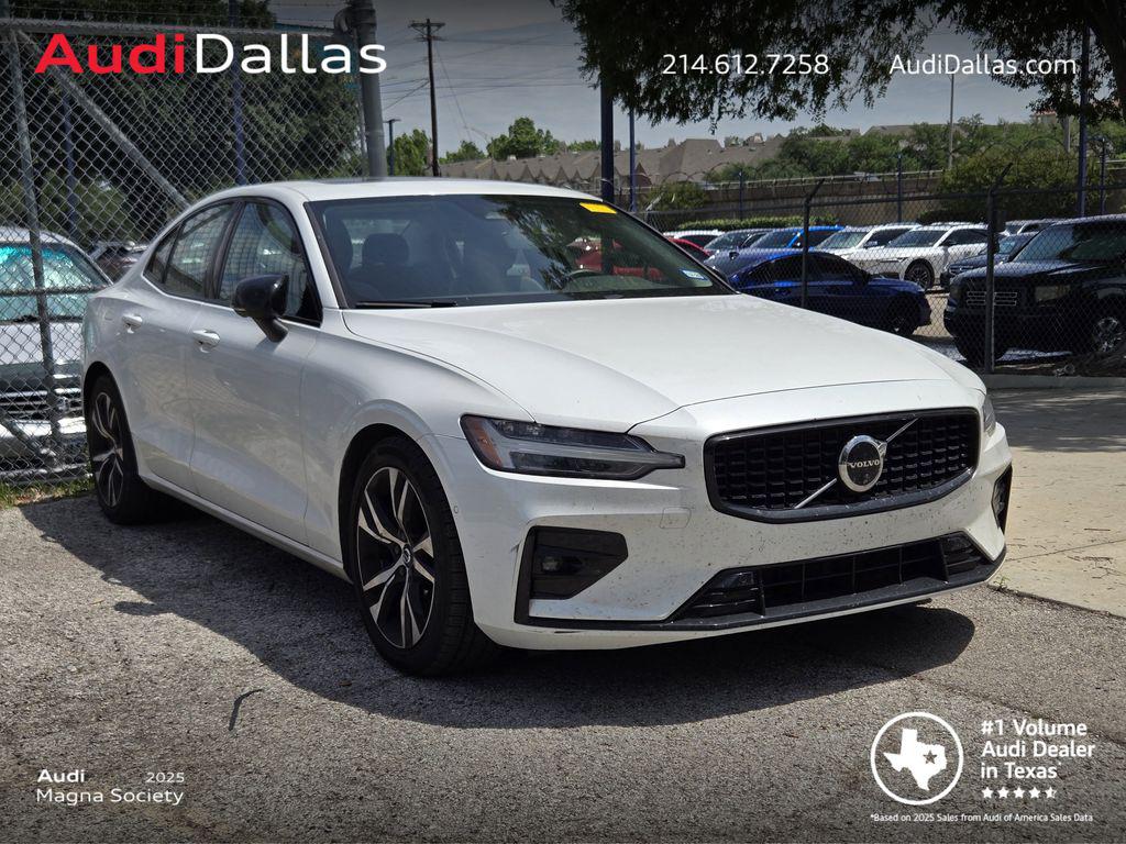 2024 Volvo S60 B5 Plus Dark Theme AWD's photo