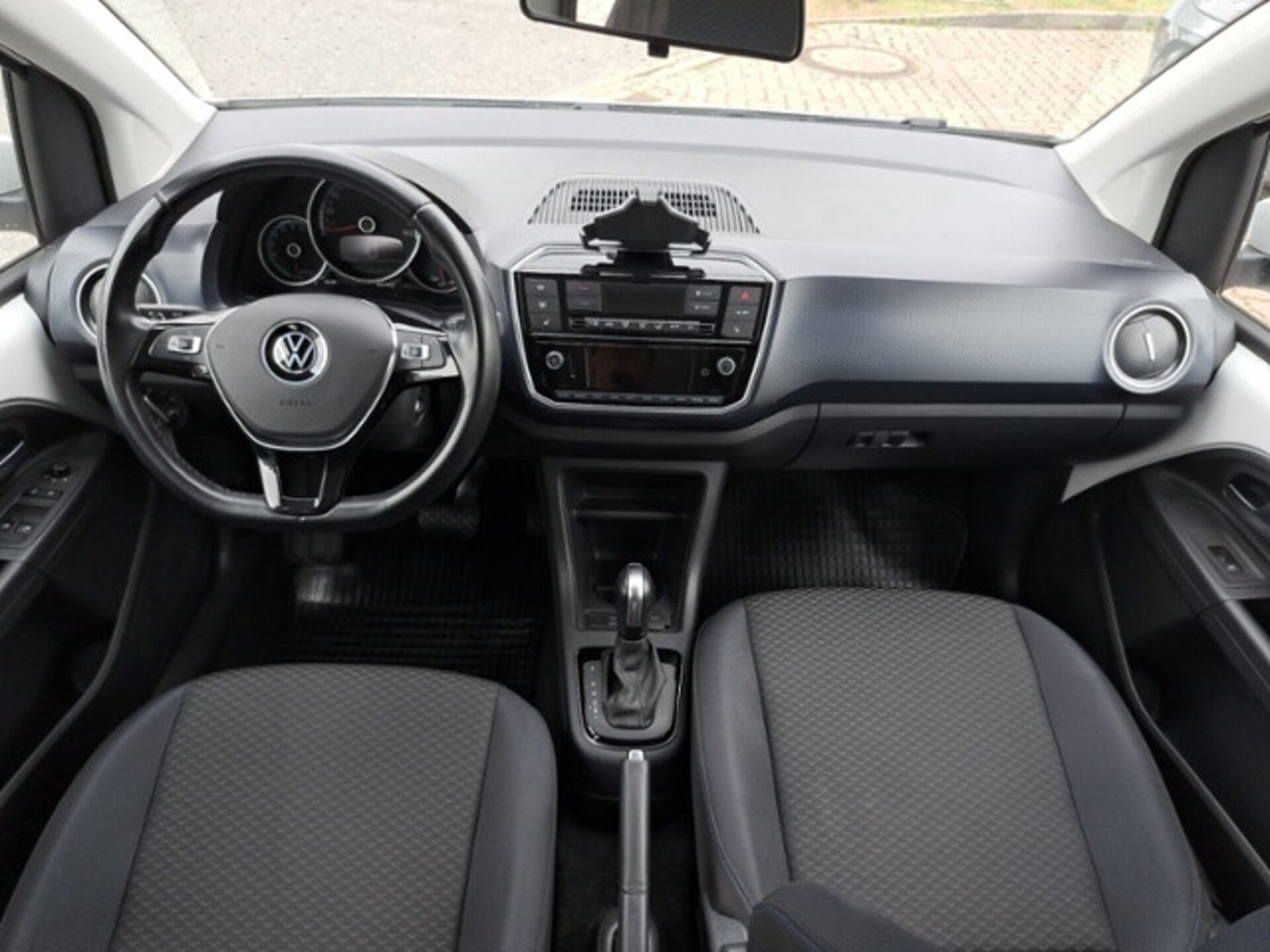 Volkswagen e-up! UNITED
