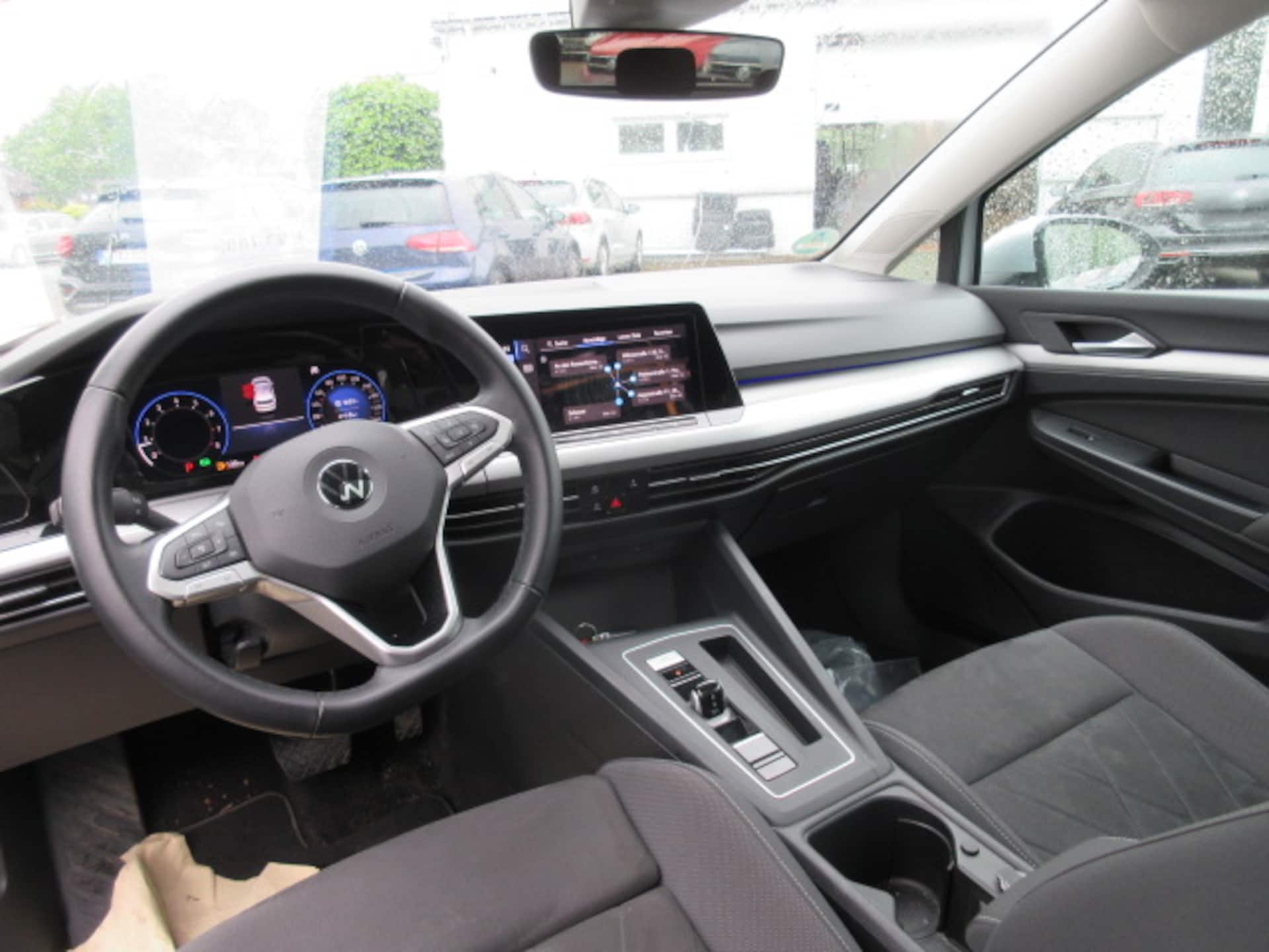Volkswagen Golf Life