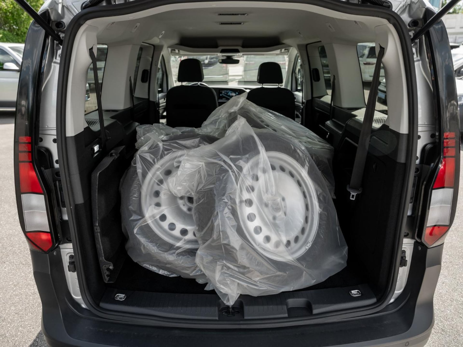 Volkswagen Caddy Maxi Basis-Modell