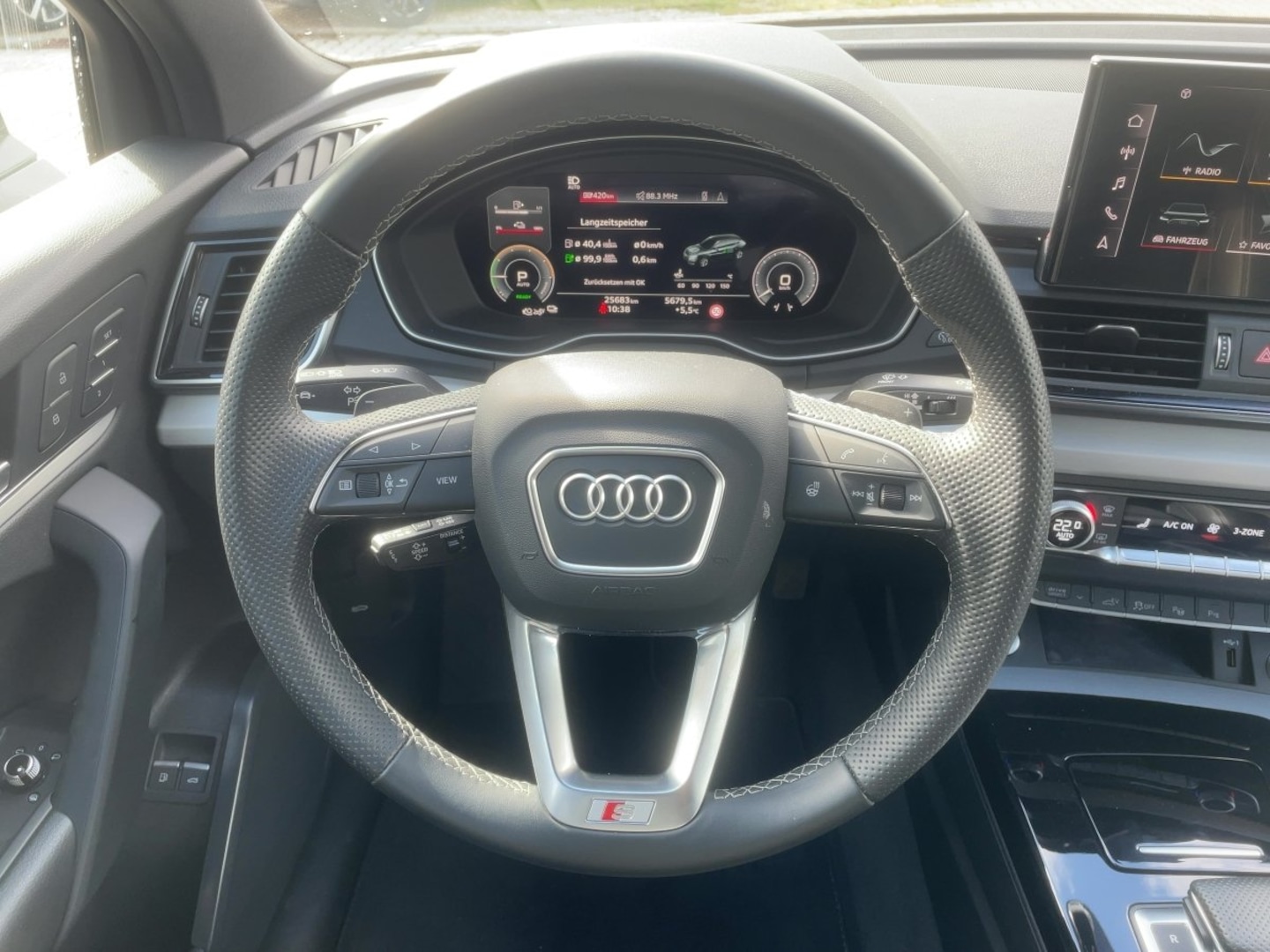 Bild über Audi Q5 Sportback TFSI e S line 55 TFSI e quattro S tronic - für weitere Informationen kontaktieren Sie den Audi Partner