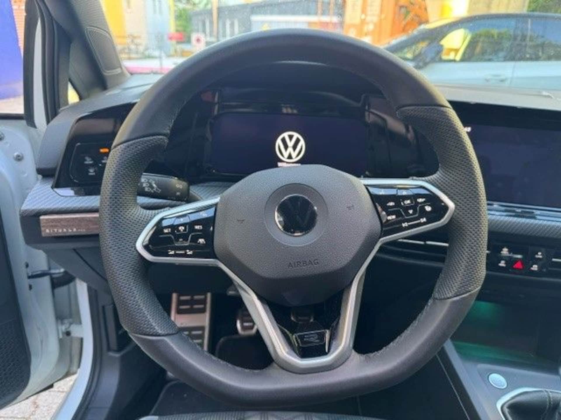 Volkswagen Golf R-Line