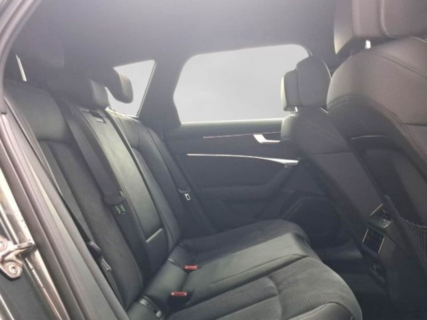 Bild über Audi S6 Avant TDI quattro tiptronic - für weitere Informationen kontaktieren Sie den Audi Partner