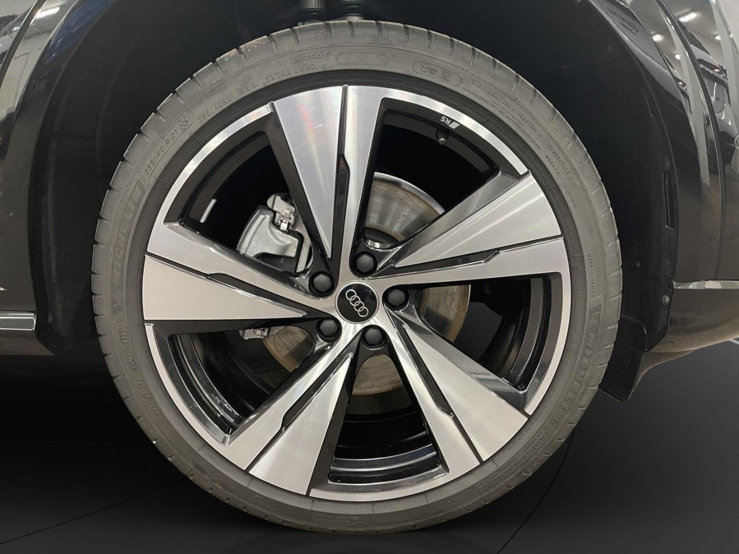 Bild über Audi Q5 SUV TFSI quattro 150 kW S tronic - für weitere Informationen kontaktieren Sie den Audi Partner