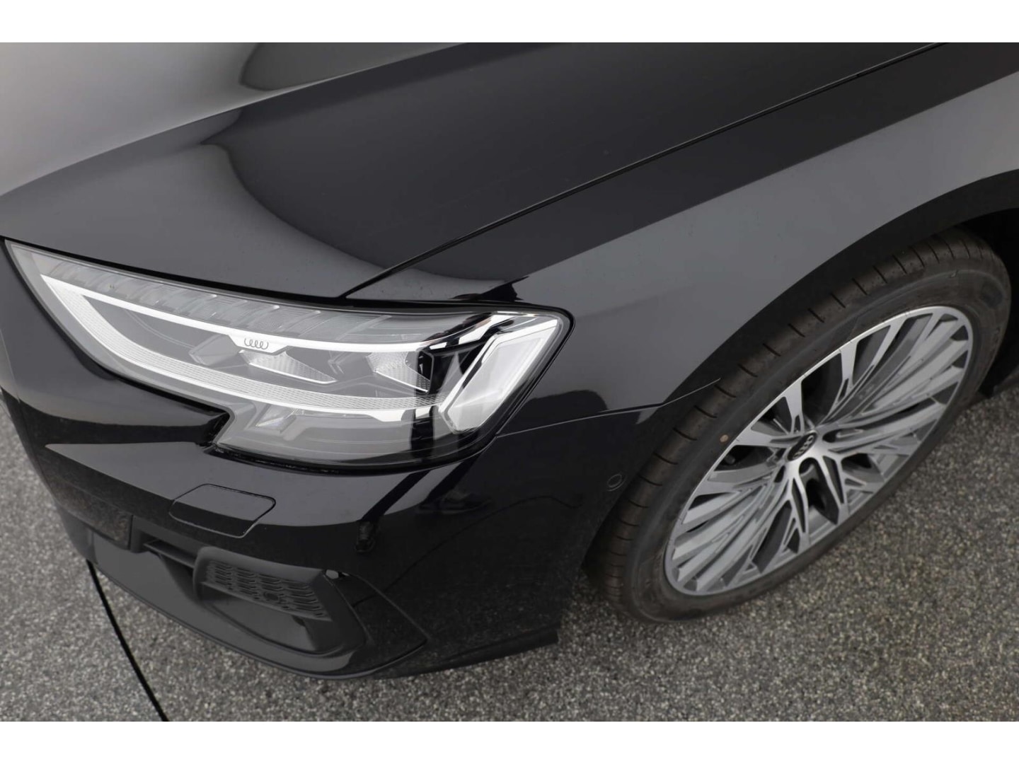 Bild über Audi A8 L TFSI e 60 TFSI e quattro tiptronic - für weitere Informationen kontaktieren Sie den Audi Partner
