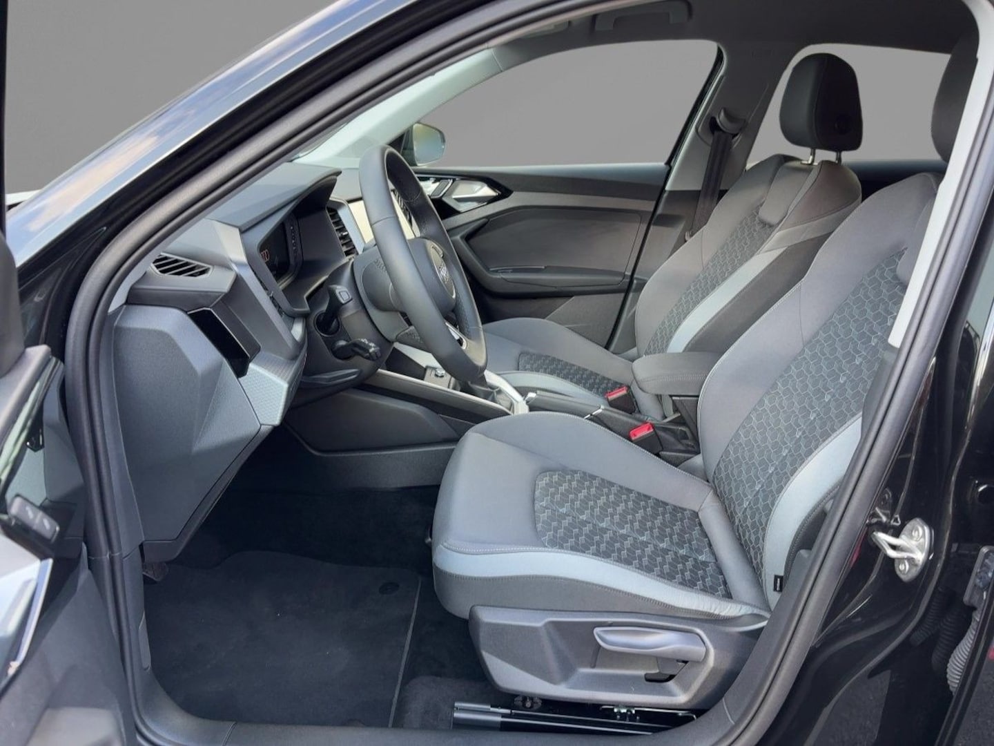 Bild über Audi A1 Sportback advanced 30 TFSI Schaltgetriebe - für weitere Informationen kontaktieren Sie den Audi Partner