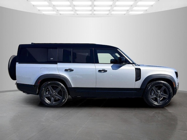 2023 Land Rover Defender