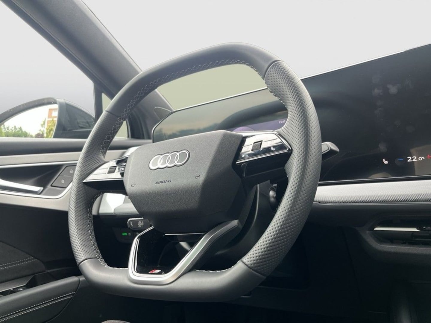 Bild über Audi Q4 Sportback e-tron e-tron quattro 220 kW - für weitere Informationen kontaktieren Sie den Audi Partner