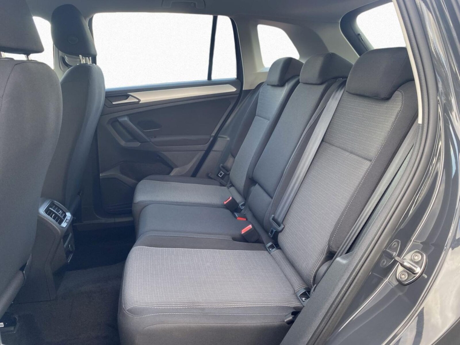 Volkswagen Tiguan – Bild 12