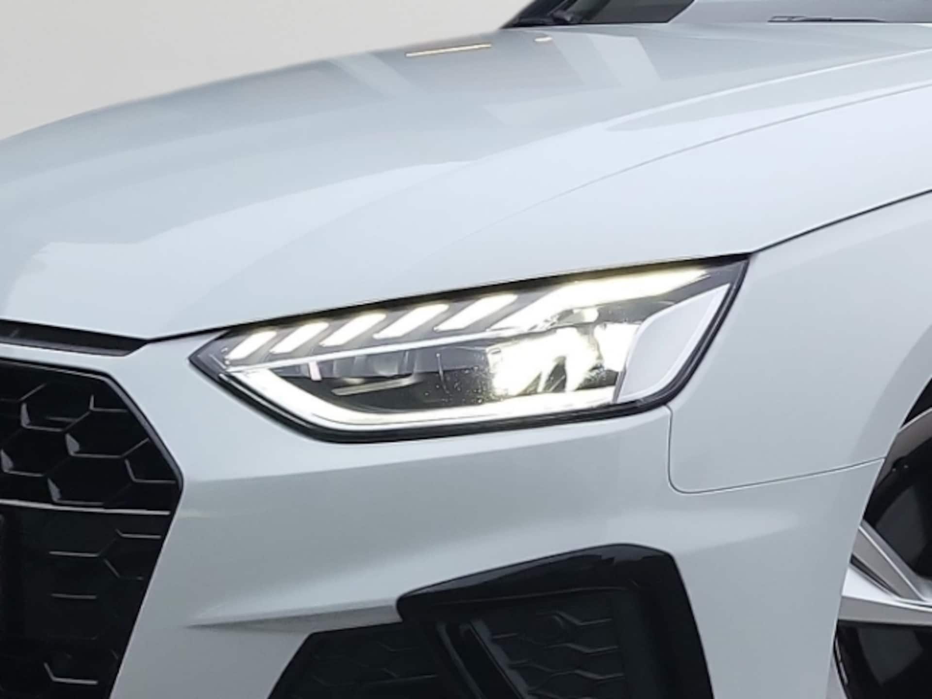 Audi A4 Avant S line