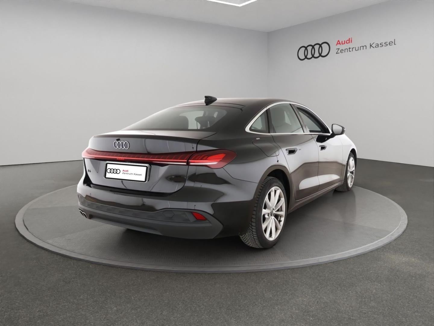 Bild über Audi A5 Limousine TDI 150 kW S tronic - für weitere Informationen kontaktieren Sie den Audi Partner