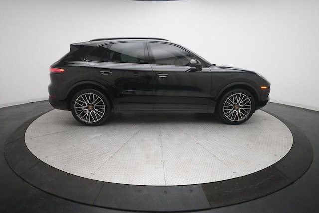 2022 Porsche Cayenne Hybrid