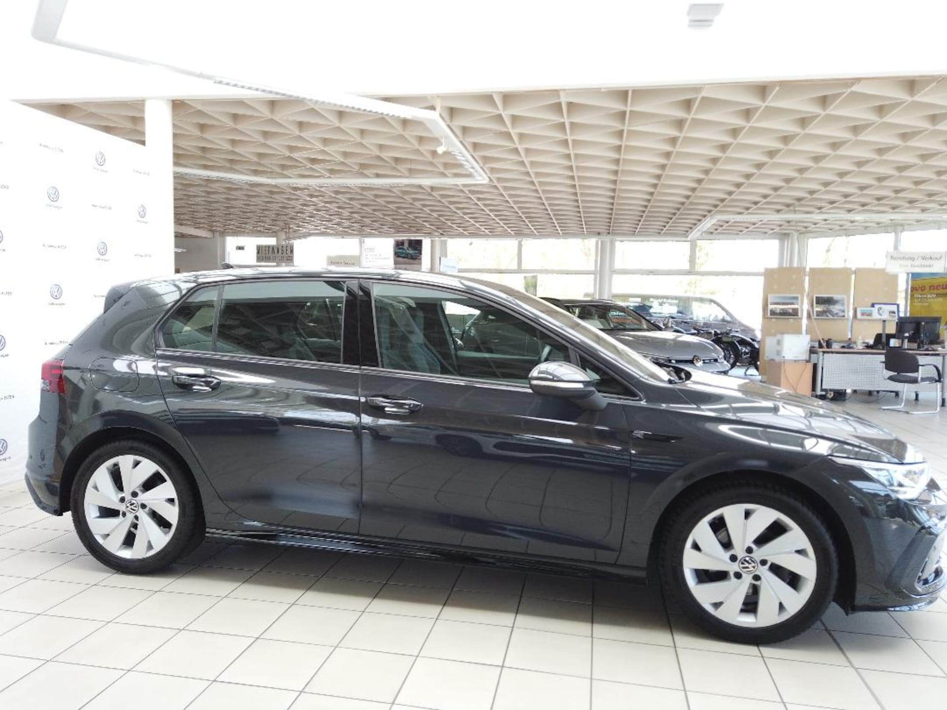 Volkswagen Golf R-Line