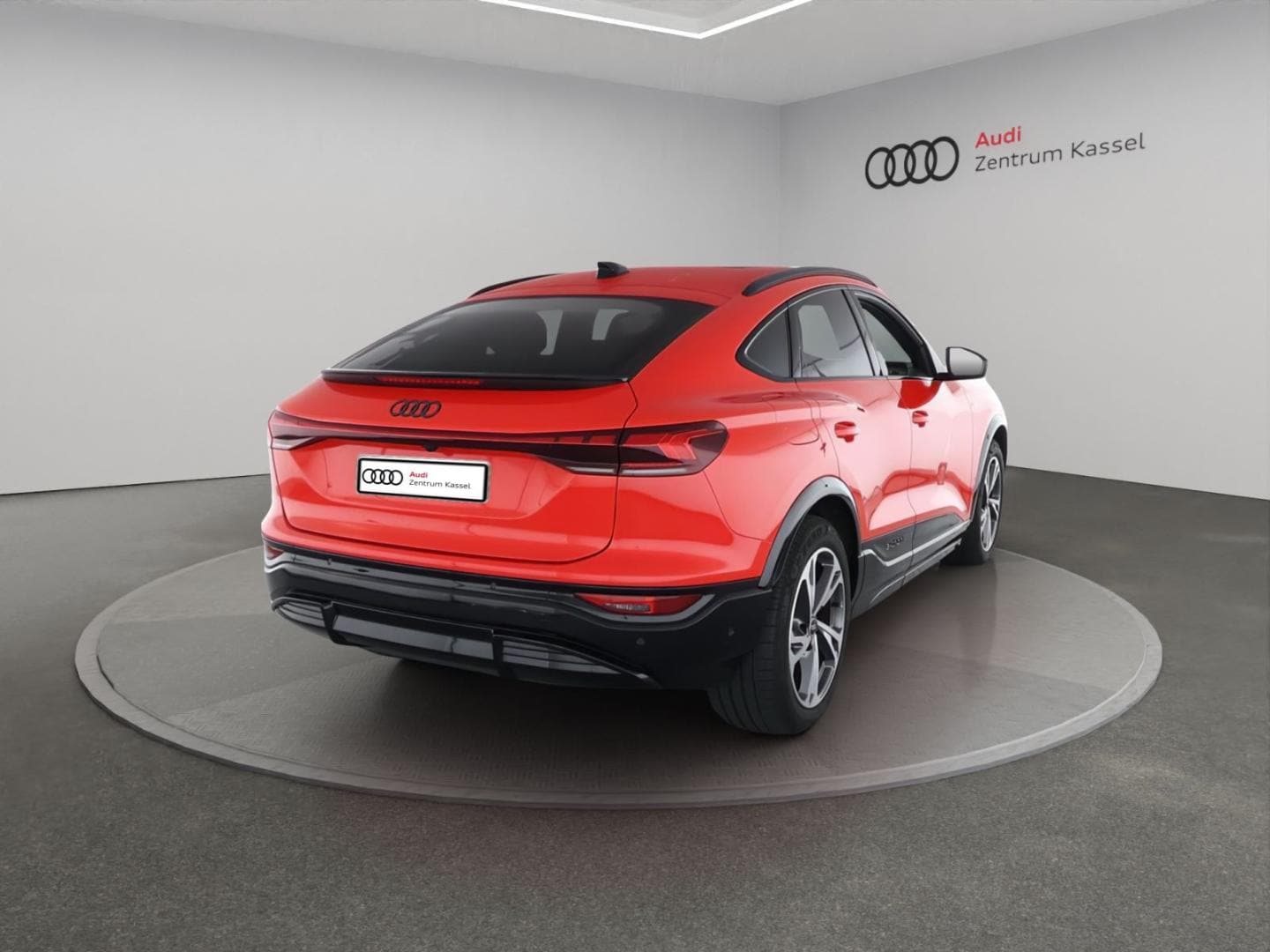 Bild über Audi Q6 Sportback e-tron e-tron performance - für weitere Informationen kontaktieren Sie den Audi Partner