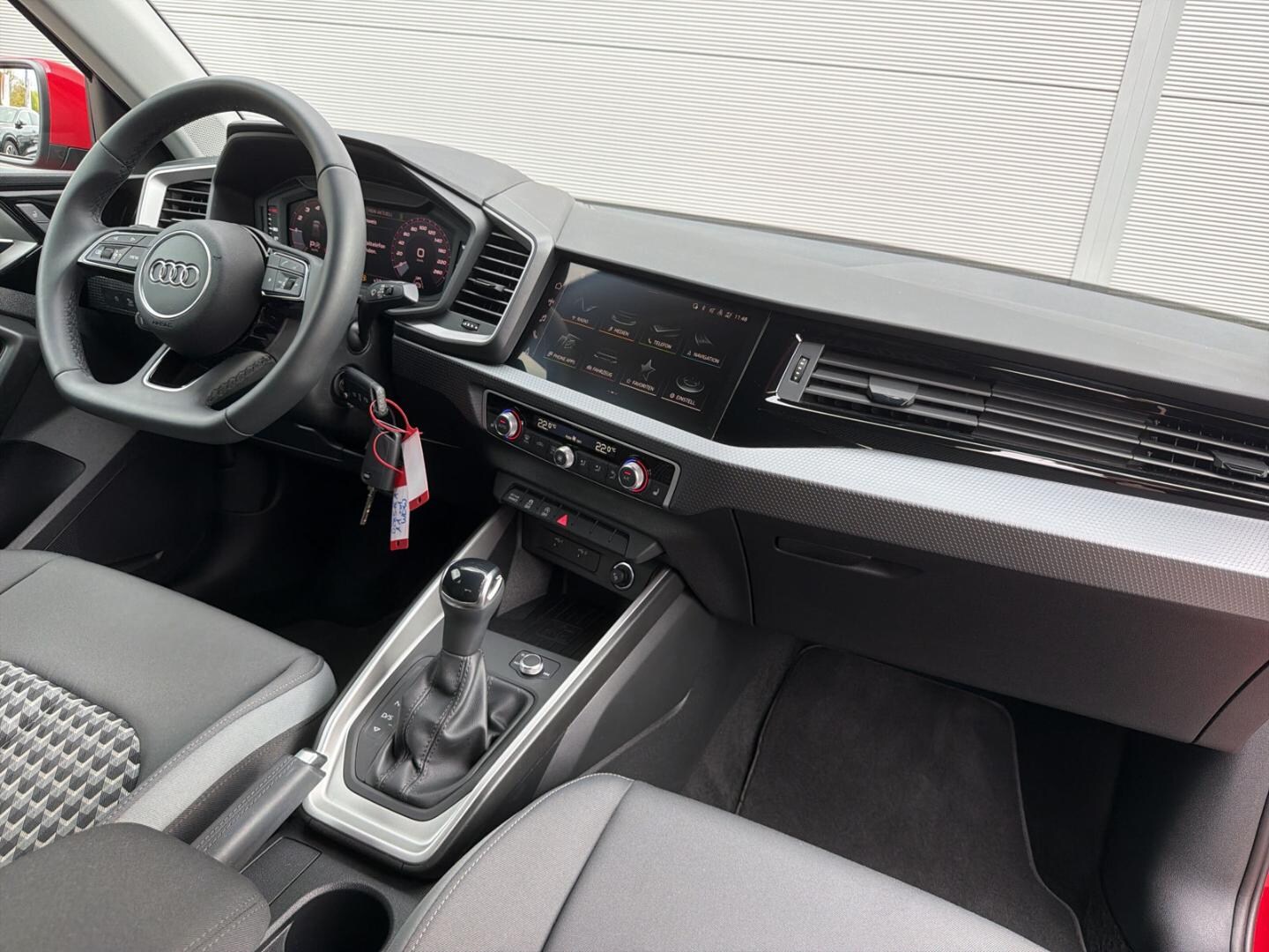 Bild über Audi A1 Sportback S line 30 TFSI S tronic - für weitere Informationen kontaktieren Sie den Audi Partner