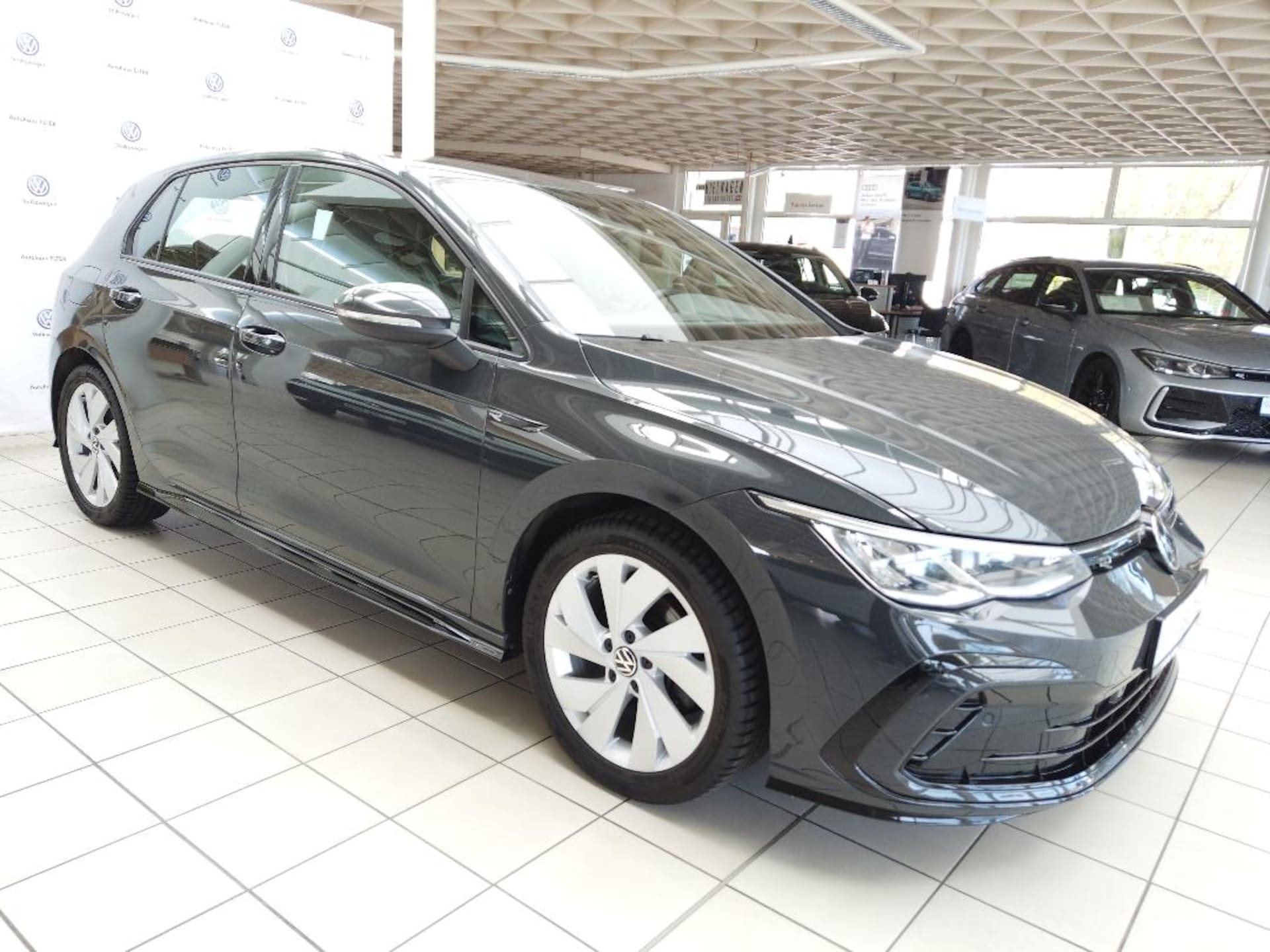 Volkswagen Golf R-Line
