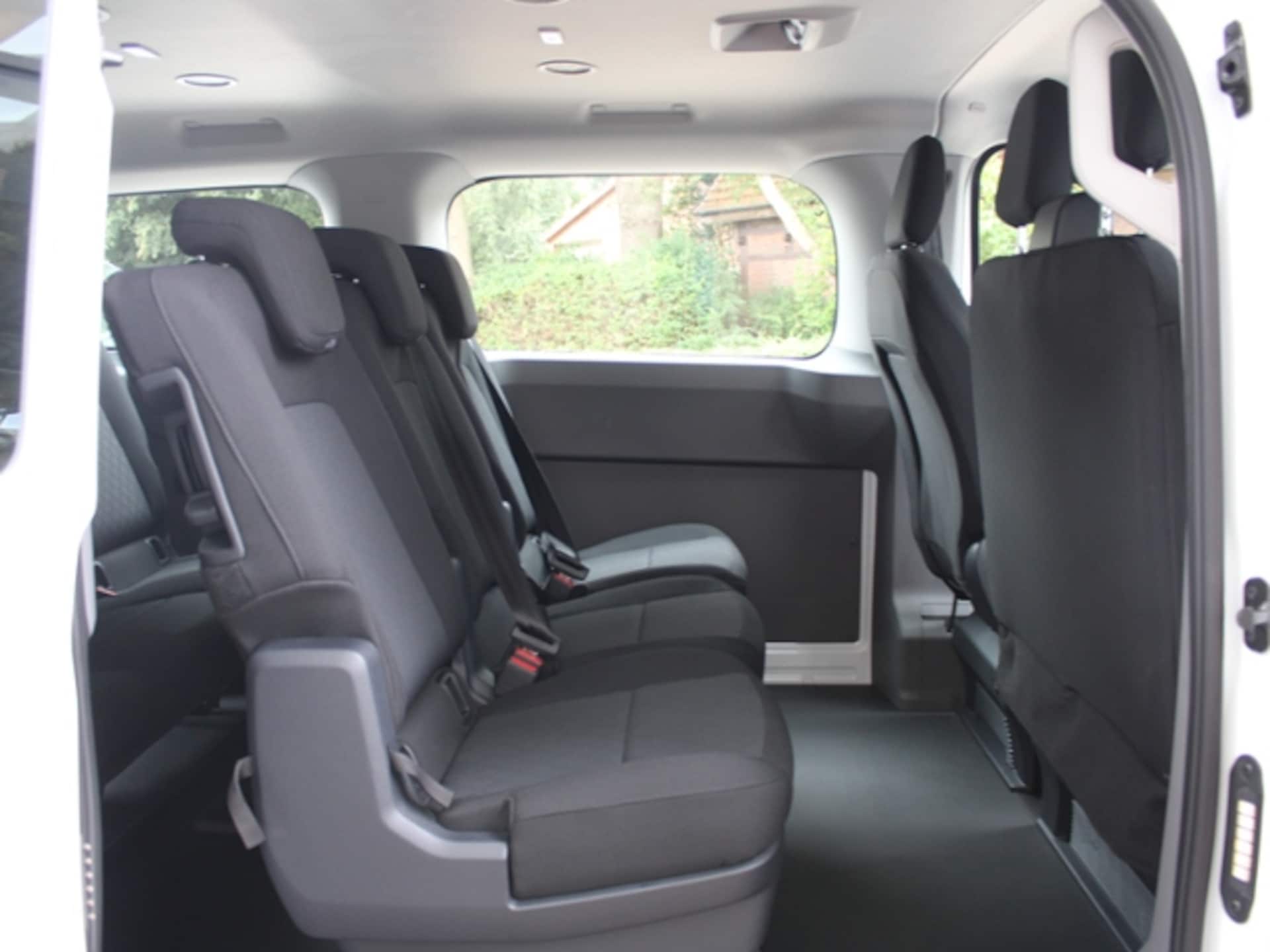 Volkswagen Transporter Kombi langer Radstand