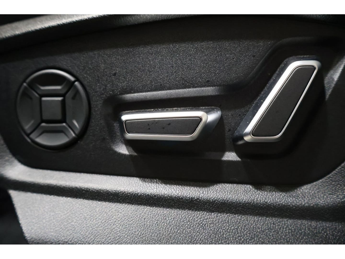 Bild über Audi Q8 SUV 50 TDI quattro tiptronic - für weitere Informationen kontaktieren Sie den Audi Partner