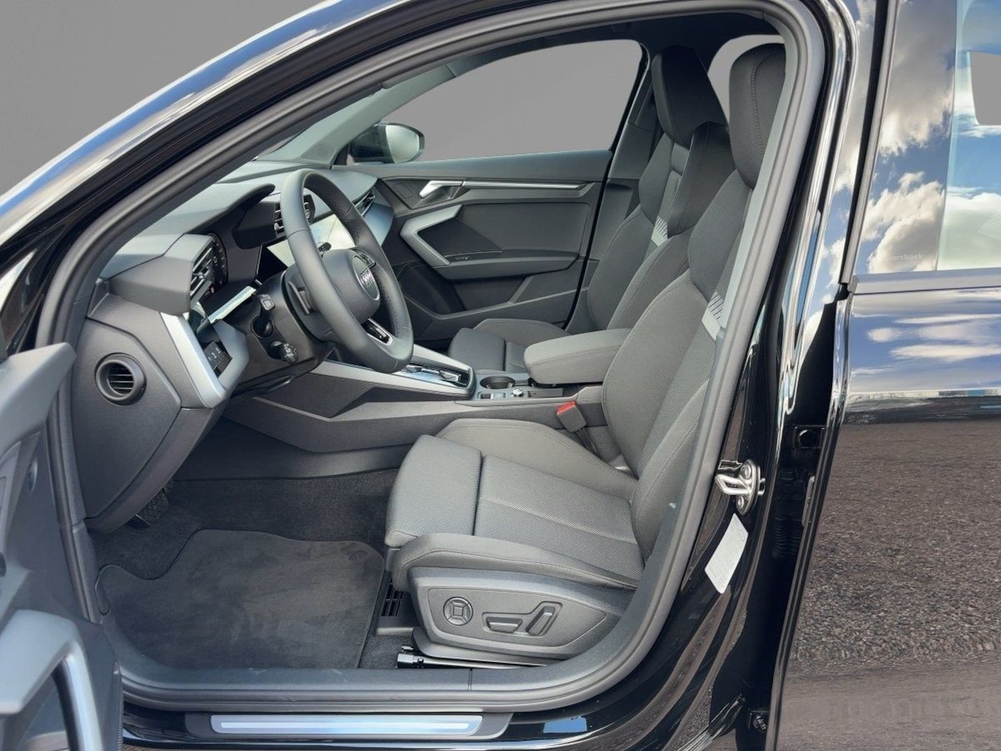 Bild über Audi A3 Sportback TFSI 110 kW S tronic - für weitere Informationen kontaktieren Sie den Audi Partner