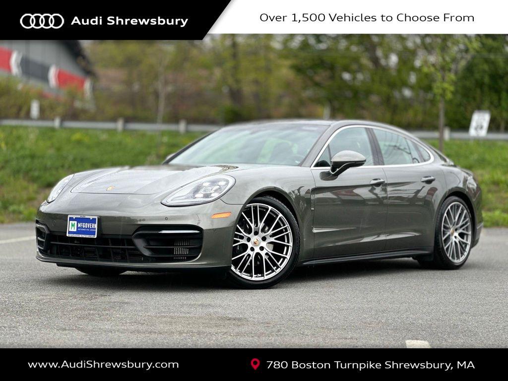 2022 Porsche Panamera's photo