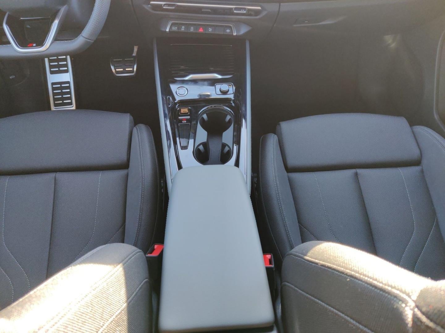 Bild über Audi Q3 SUV TFSI quattro 150 kW S tronic - für weitere Informationen kontaktieren Sie den Audi Partner