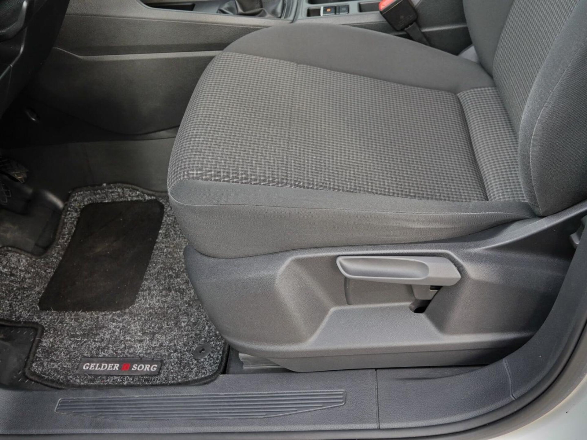 Volkswagen Caddy Maxi Basis-Modell