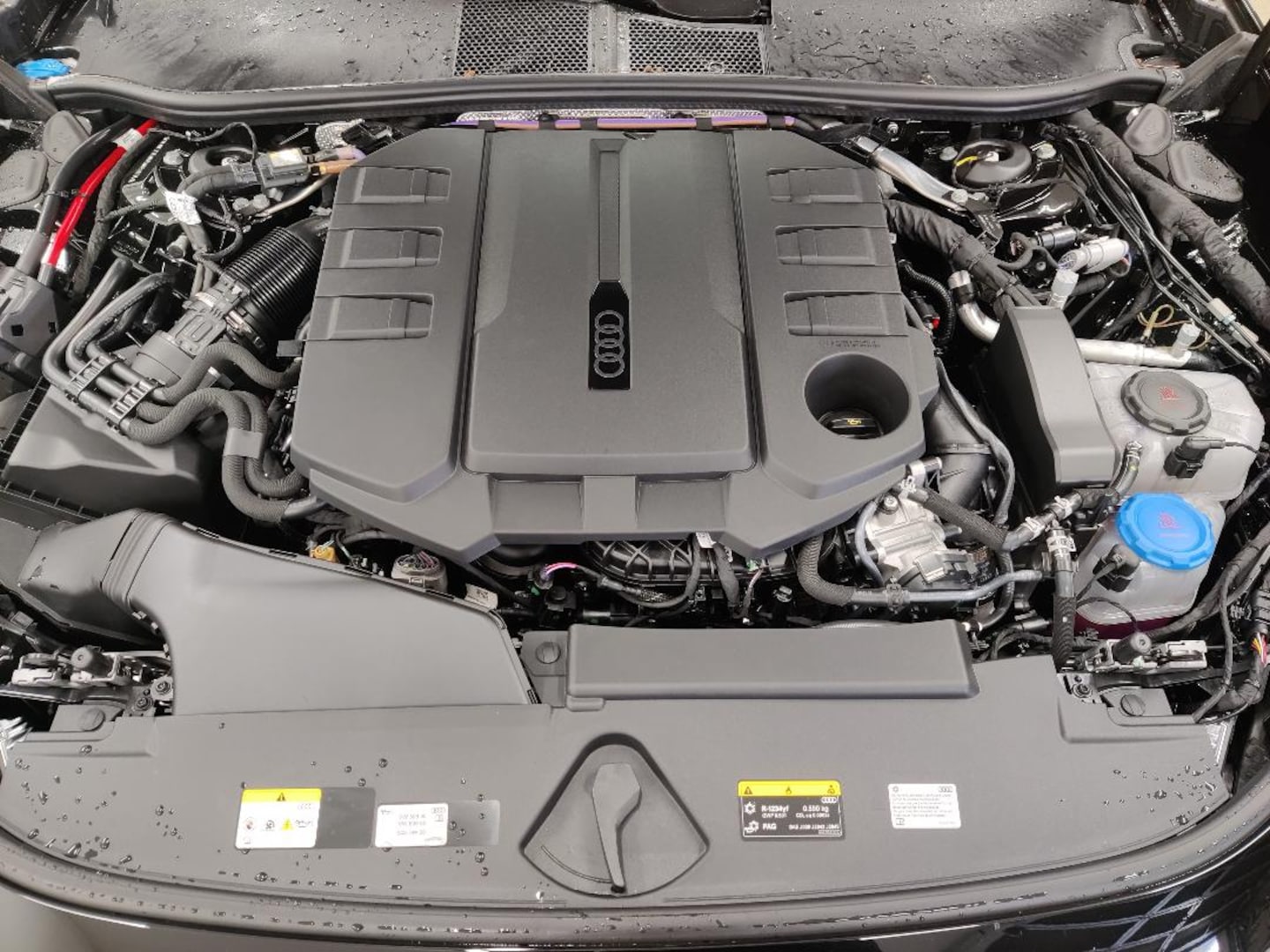 Bild über Audi A6 Avant TDI quattro 220 kW S tronic - für weitere Informationen kontaktieren Sie den Audi Partner