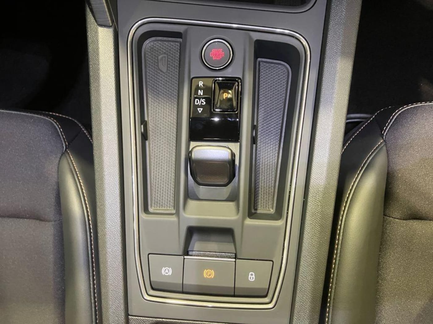 CUPRA Leon León 1.5 eTSI DSG 110 kW (150 CV) — photo 10