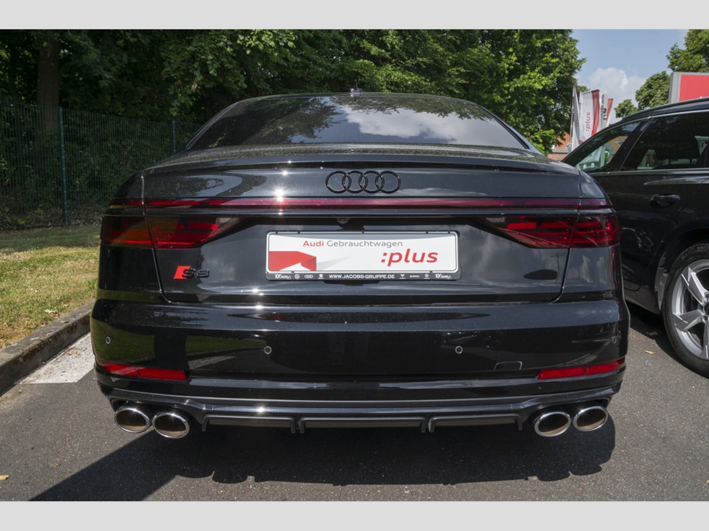 Bild über Audi S8 TFSI quattro tiptronic - für weitere Informationen kontaktieren Sie den Audi Partner