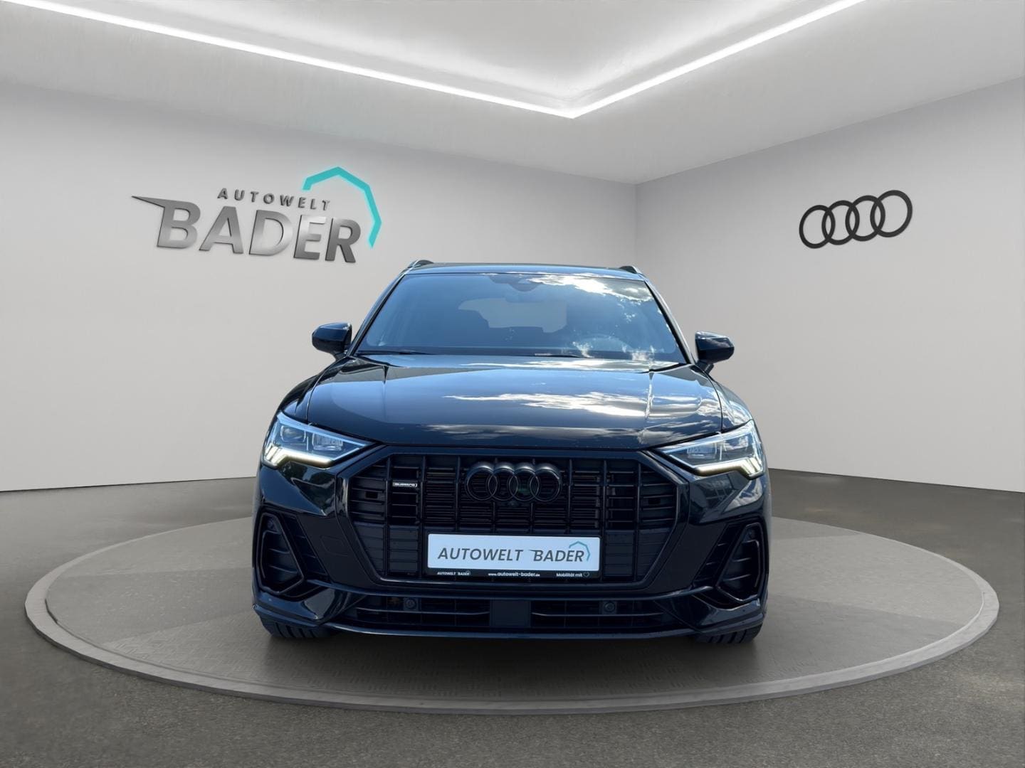 Bild über Audi Q3 S line 40 TFSI quattro S tronic - für weitere Informationen kontaktieren Sie den Audi Partner