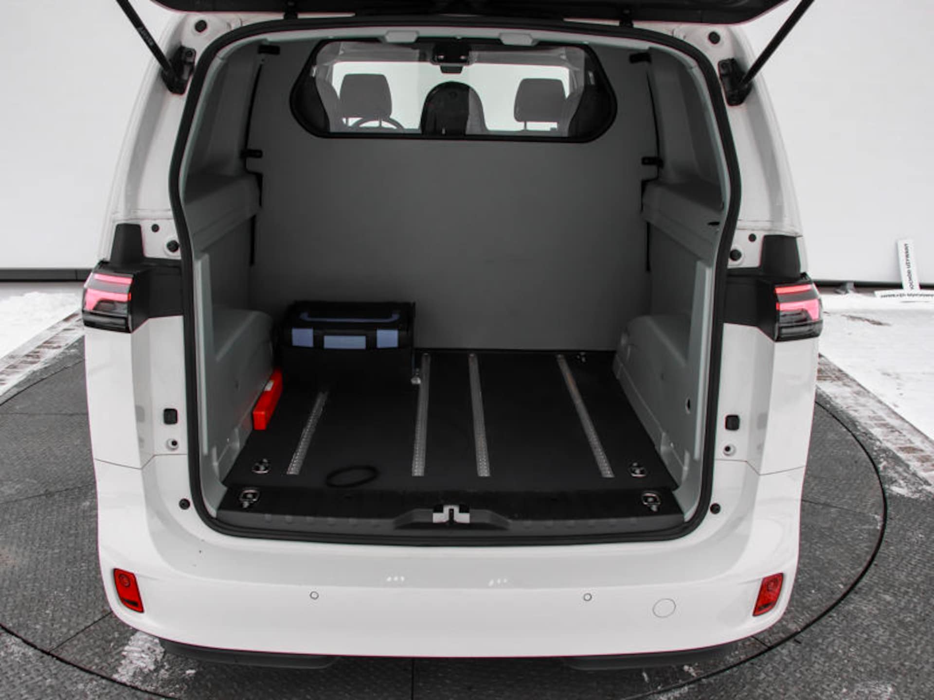 Volkswagen ID. Buzz Cargo Model bazowy