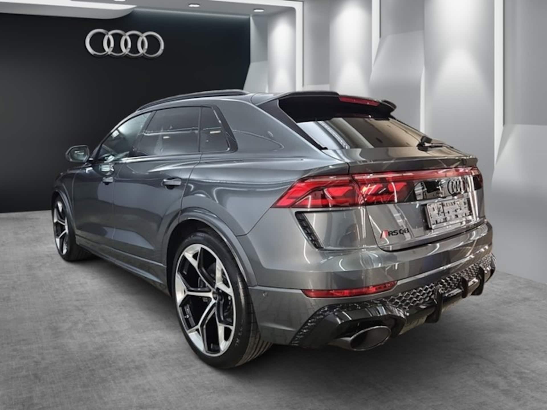 Audi RS Q8 SUV performance