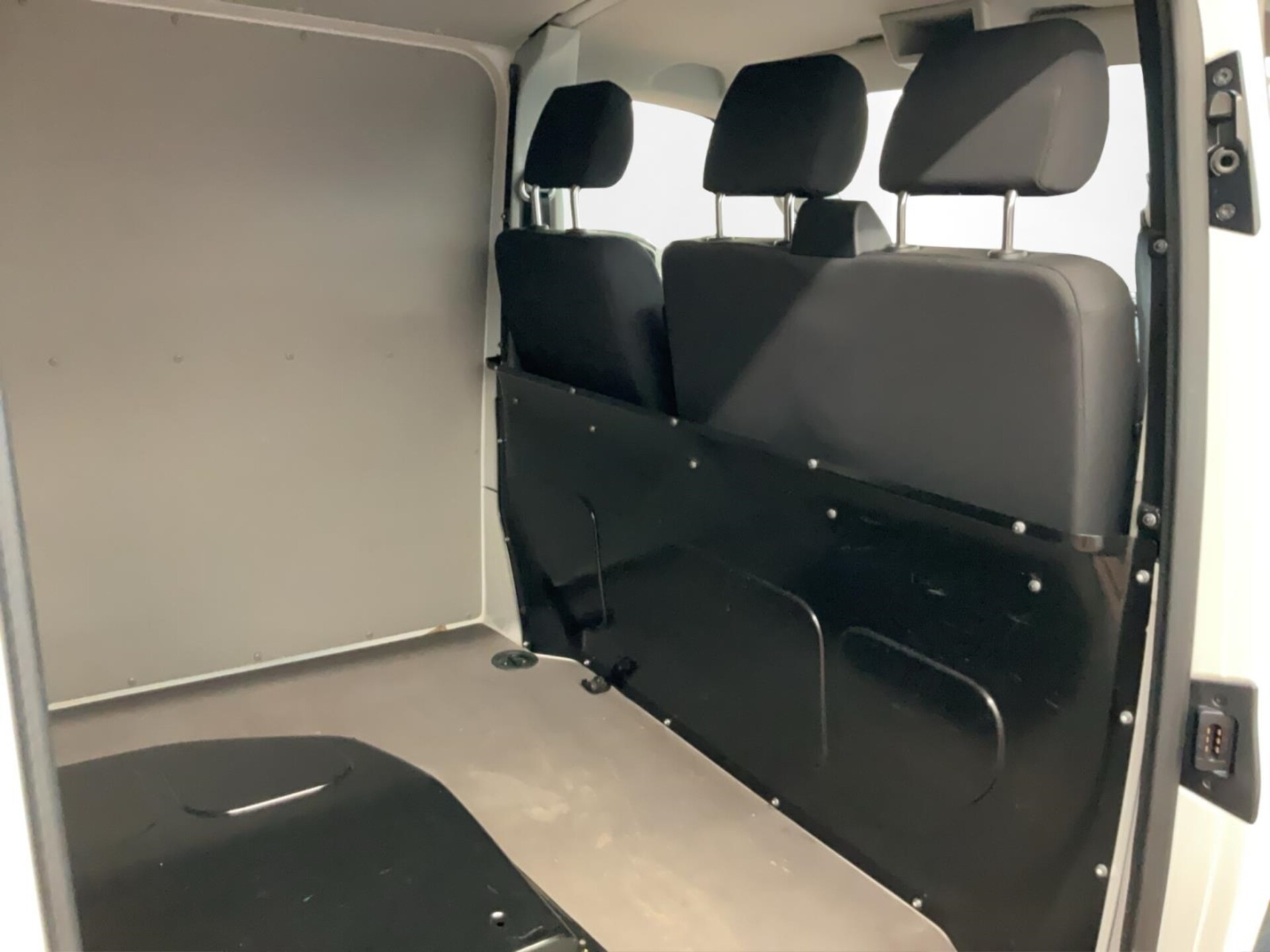 Volkswagen T6 Transporter Kasten kurzer Radstand