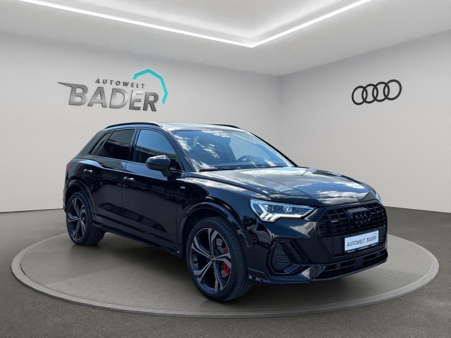 Bild über Audi Q3 S line 40 TFSI quattro S tronic - für weitere Informationen kontaktieren Sie den Audi Partner
