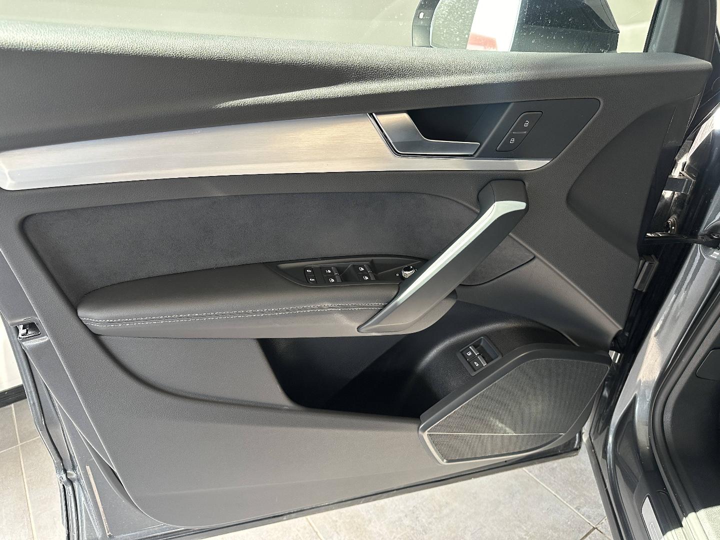 Image about Audi Q5 TFSI e S line 55 TFSI e quattro 270 kW (367 ch) S tronic