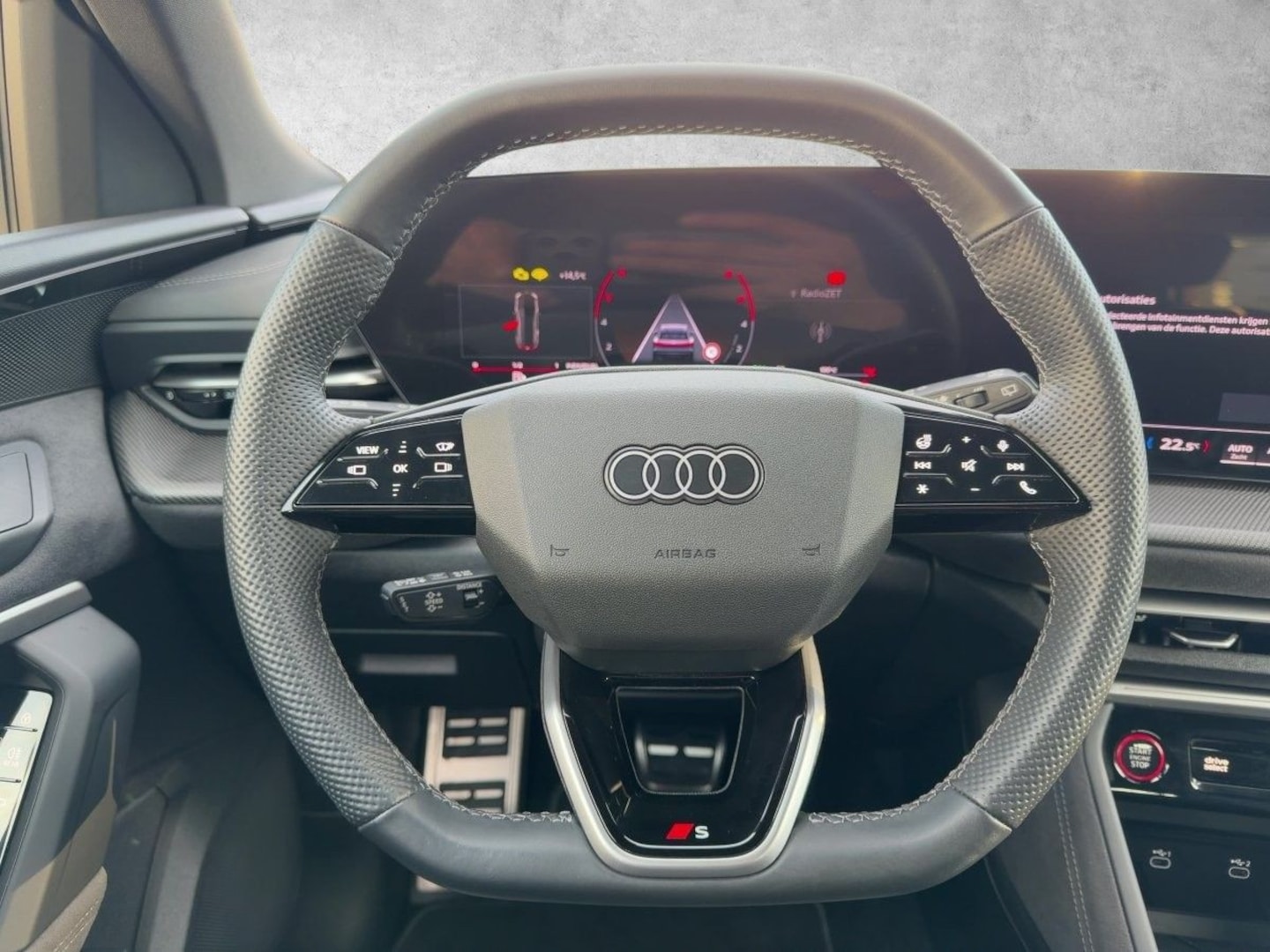 Bild über Audi SQ5 SUV edition one mit Akzenten mythosschwarz TFSI 270 kW S tronic - für weitere Informationen kontaktieren Sie den Audi Partner
