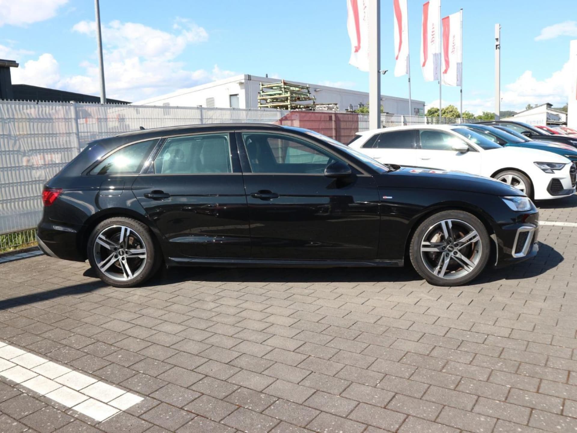 Audi A4 Avant S line