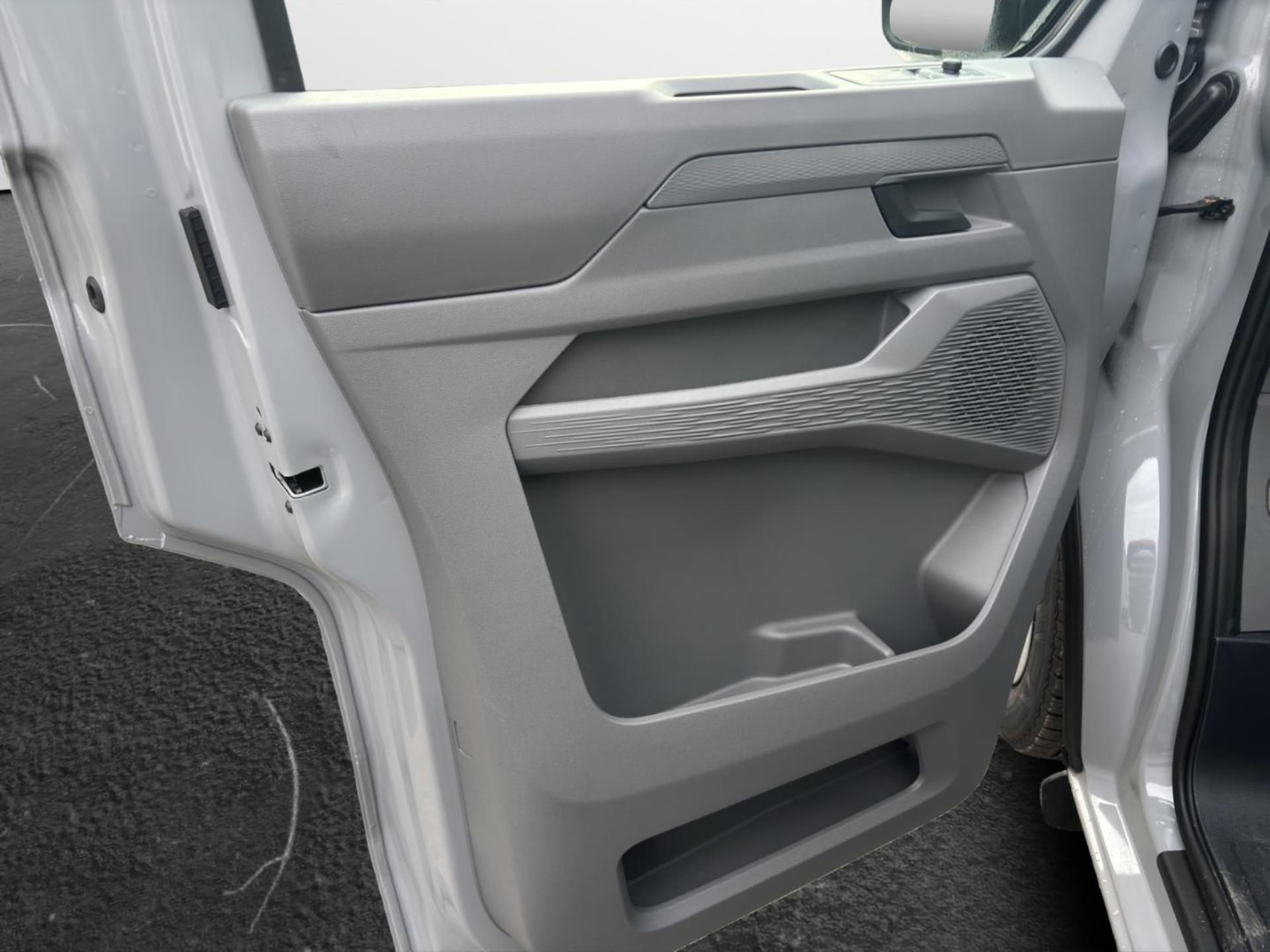 Volkswagen Transporter Kombi kurzer Radstand
