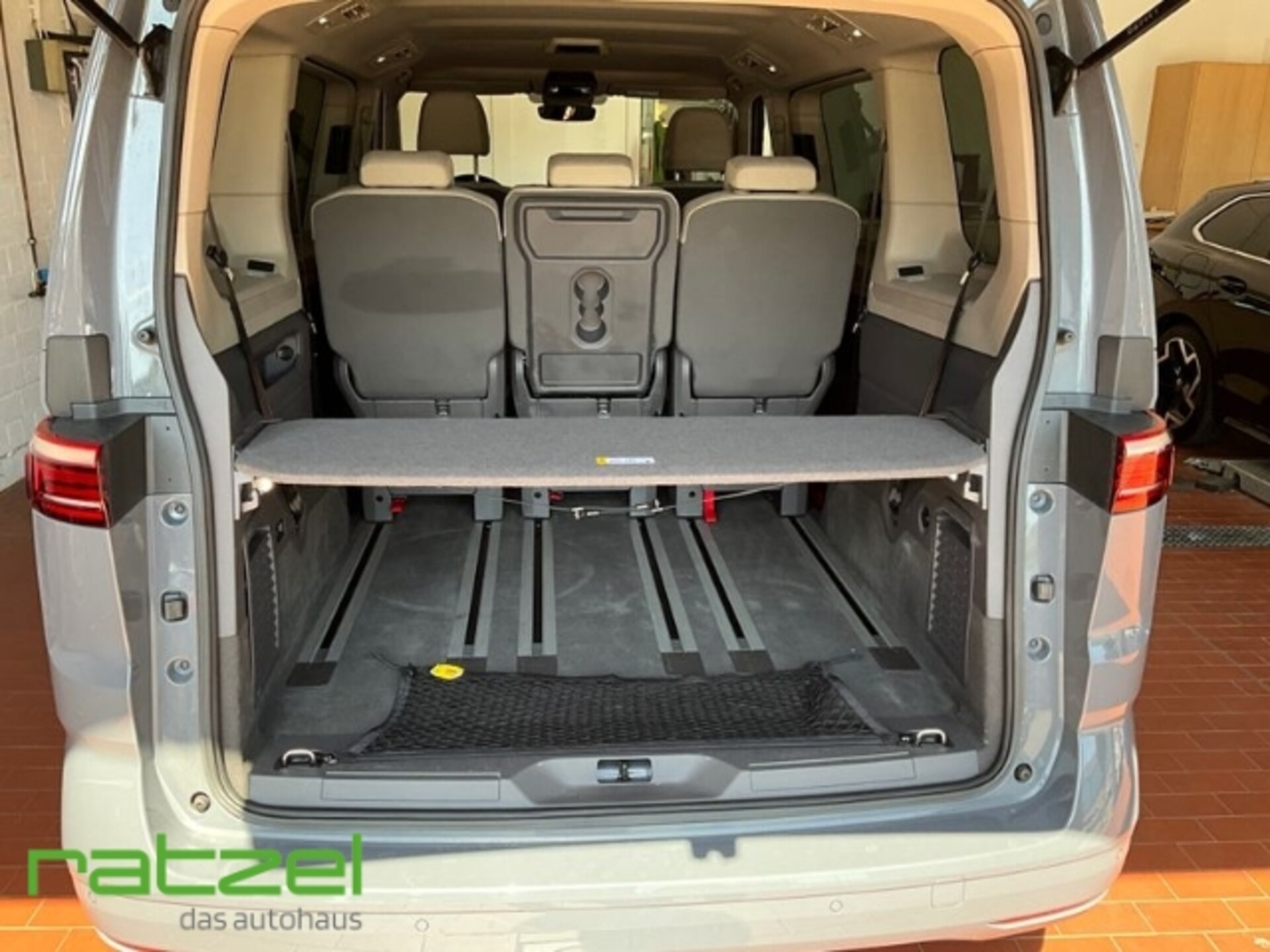 Volkswagen Multivan Basis-Modell