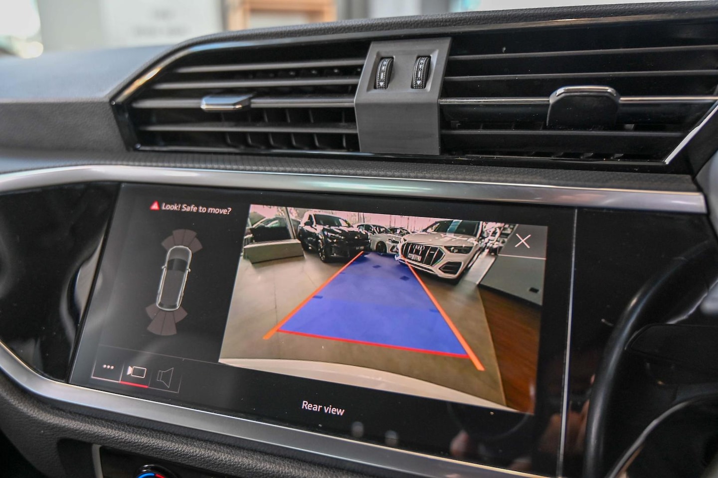 Image about Audi Q3 35 TFSI S tronic