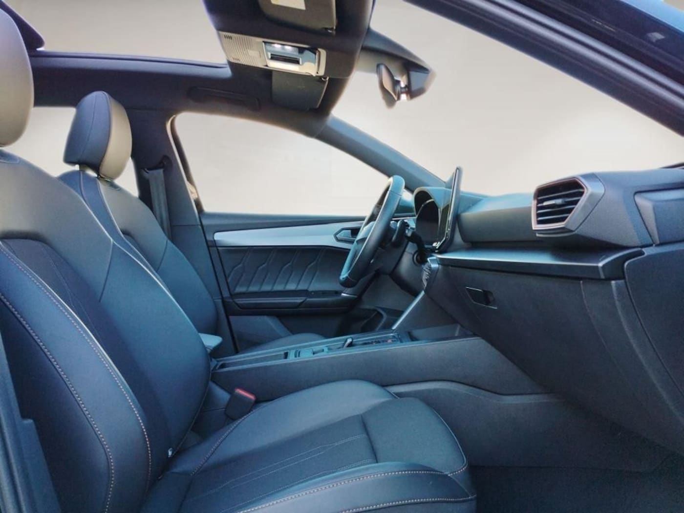 CUPRA Leon Sportstourer 1.5 eTSI DSG 110 kW (150 CV) — photo 5
