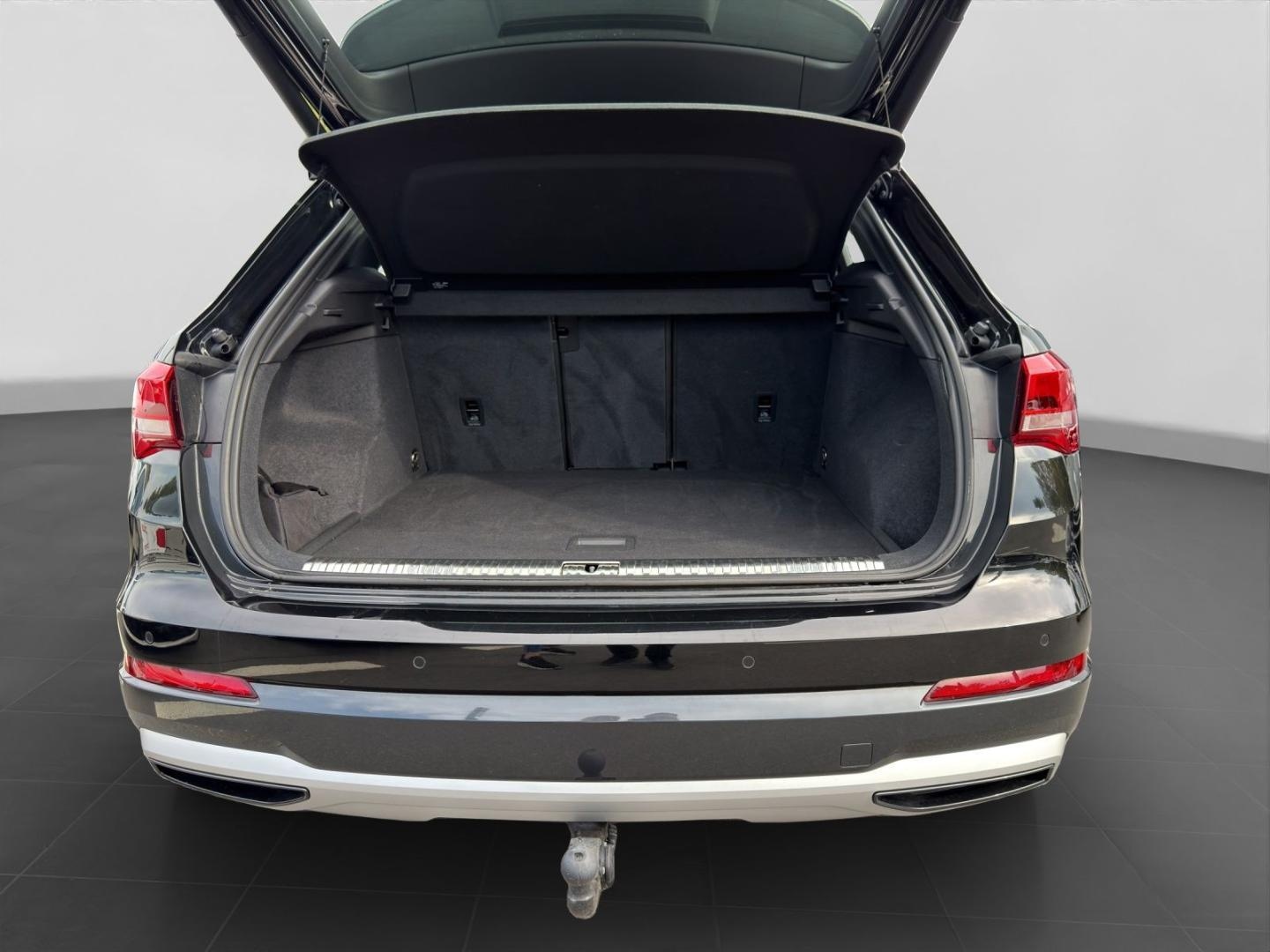 Bild über Audi Q3 advanced 35 TFSI S tronic - für weitere Informationen kontaktieren Sie den Audi Partner