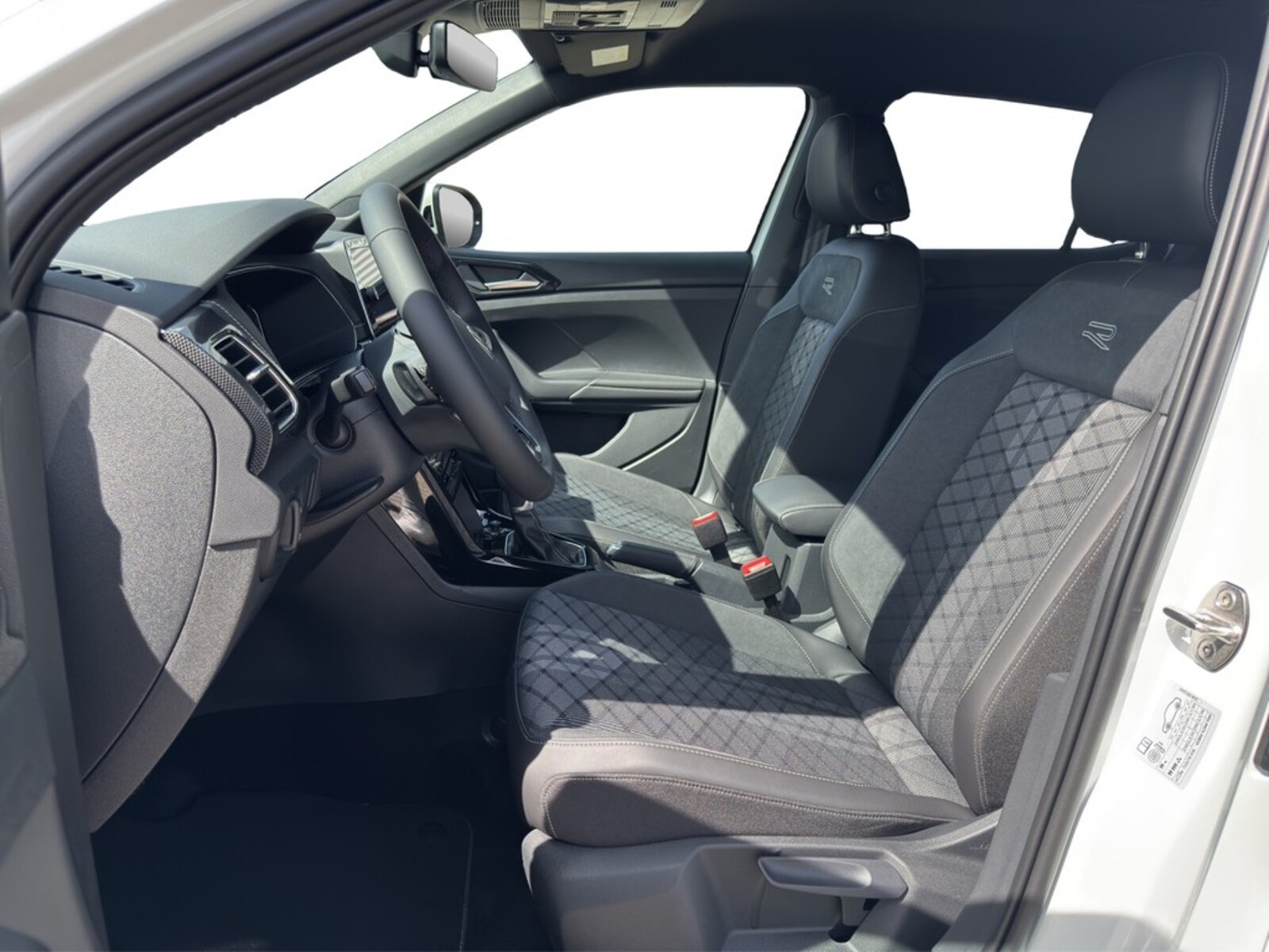 Volkswagen T-Cross – Bild 12