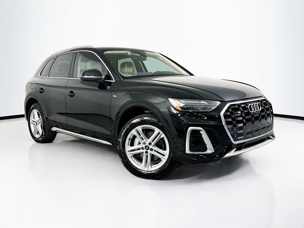 2024 Audi Q5 55 e Premium Plus's photo