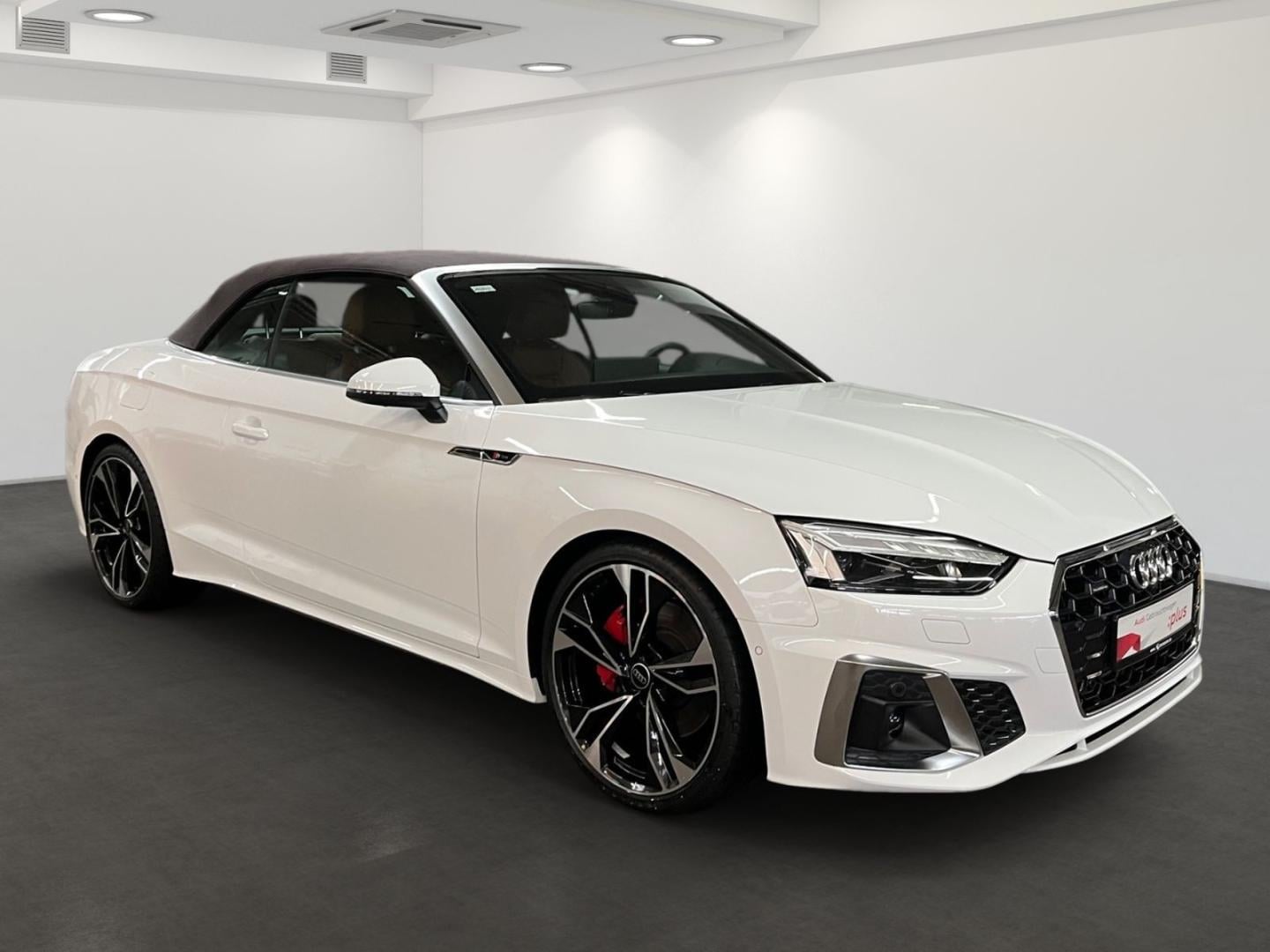 Bild über Audi A5 Cabriolet S line 45 TFSI quattro S tronic - für weitere Informationen kontaktieren Sie den Audi Partner