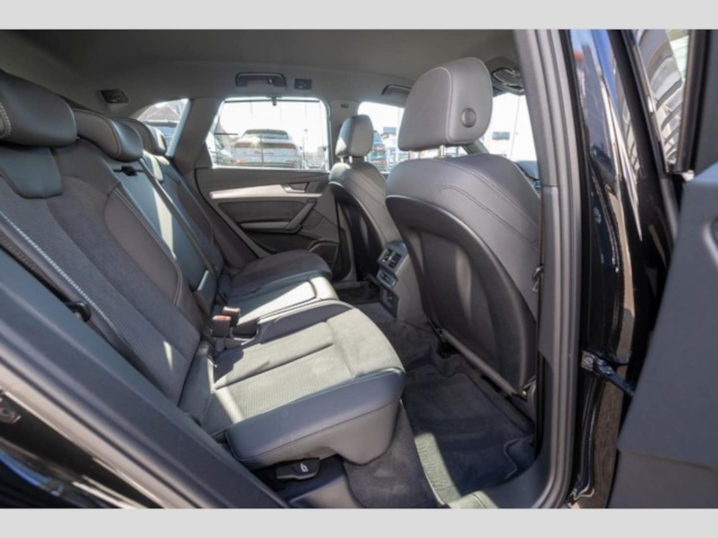 Bild über Audi Q5 40 TFSI quattro S tronic - für weitere Informationen kontaktieren Sie den Audi Partner